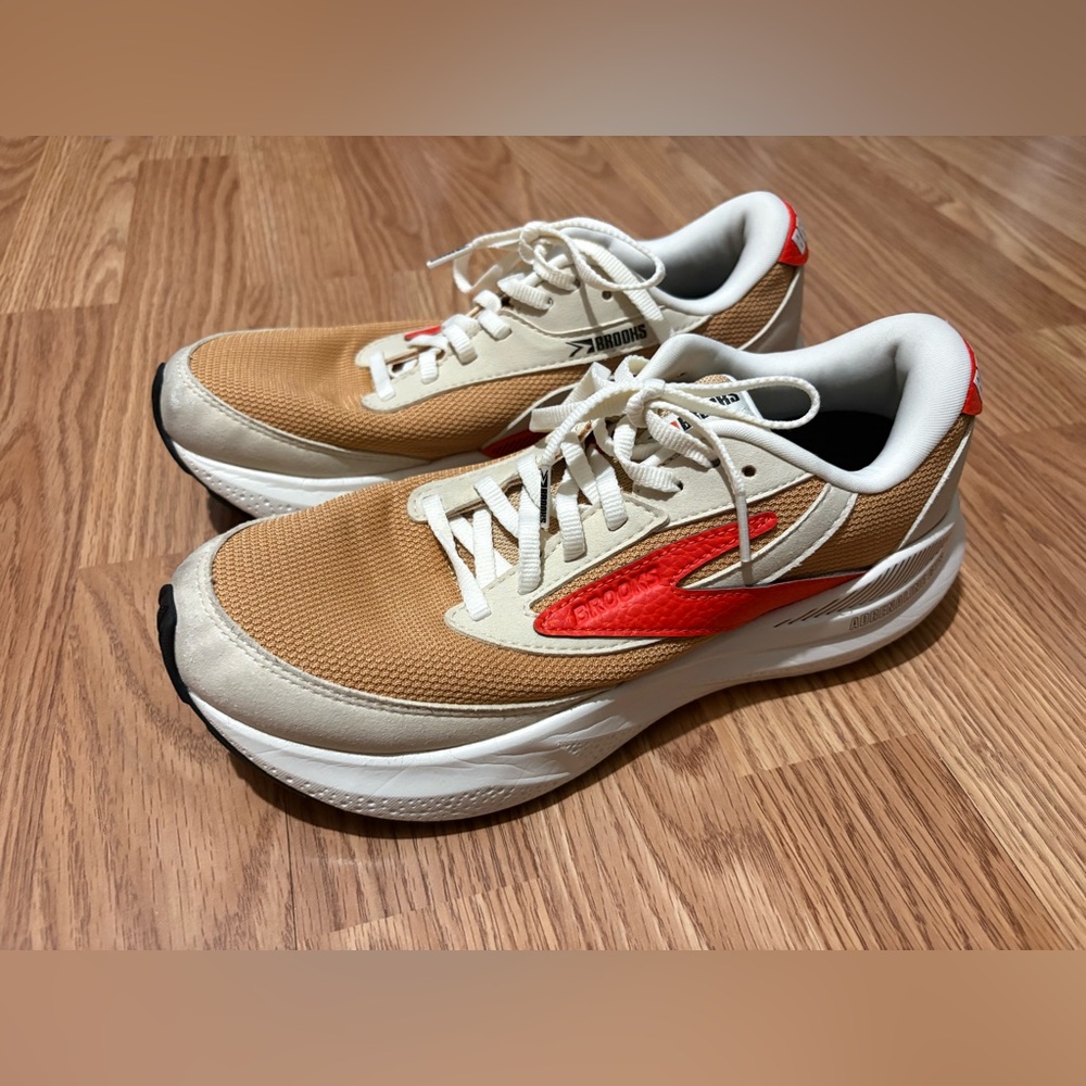 Retro Style Brooks